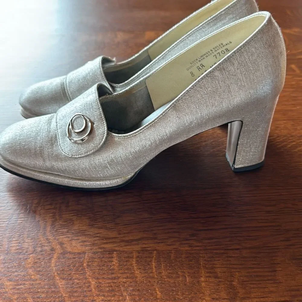 Vintage 60’s 70’s Metallic Silver Platform Heels‎ Size 8